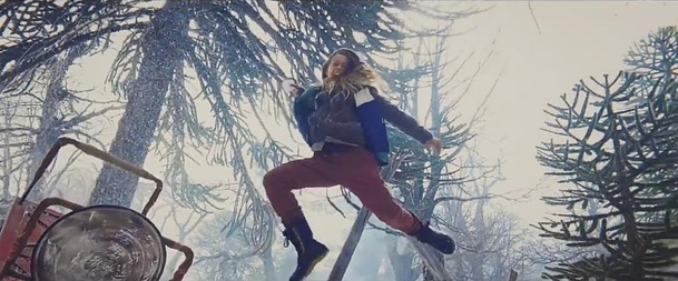 Snowbrawl: Režisér Johna Wicka natočil koulovačku jako akční řež. Mobilem | Fandíme filmu