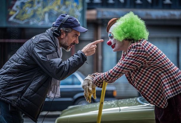 Joker: Režisér by chtěl vidět Batmanův příběh zasazený do stejného světa | Fandíme filmu