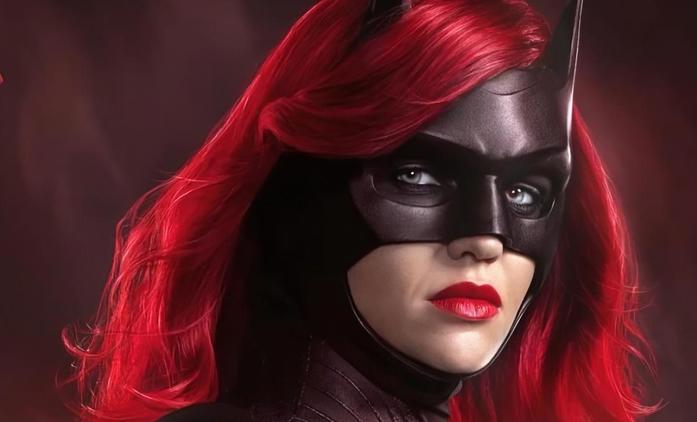 Batwoman: Teaser poprvé ukazuje novou hrdinku v akci | Fandíme seriálům