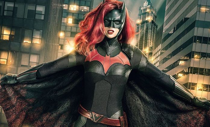 Batwoman: Zákulisní zdroj o tom, co stálo za odchodem herečky Ruby Rose | Fandíme seriálům