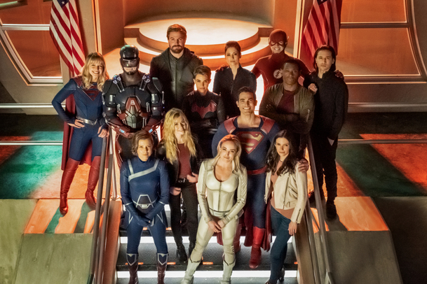 The Flash, Supergirl, Riverdale a další desítka seriálů The CW dostanou novou řadu | Fandíme serialům