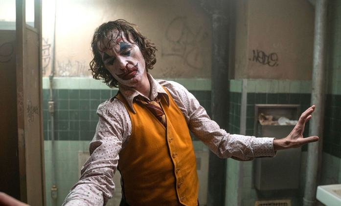 Joker: Tvůrci vysvětlují klíčové momenty od úvodu až po nejednoznačný závěr | Fandíme filmu