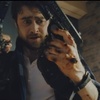 Guns Akimbo: Daniel Radcliffe střílí obouruč v našlapaném traileru na film, který připomíná videohru | Fandíme filmu
