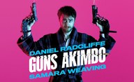 Guns Akimbo: Daniel Radcliffe střílí obouruč v našlapaném traileru na film, který připomíná videohru | Fandíme filmu