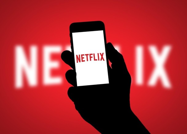 Netflix v letošním roce utratí za vlastní obsah neuvěřitelnou částku | Fandíme serialům