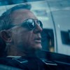 Není čas zemřít: Bond v nové upoutávce pilotuje experimentální letoun | Fandíme filmu