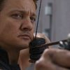 Hawkeye: Kostýmy, zbraně a tvrdá makačka na nových fotkách | Fandíme filmu