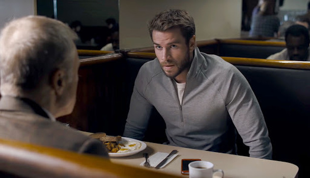 Most Dangerous Game: Liam Hemsworth a Christoph Waltz v boji o život | Fandíme serialům