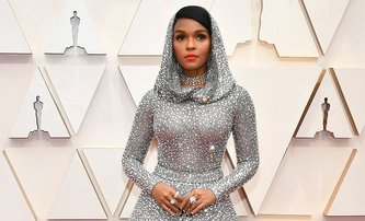 Oscar 2020: 10 nejkrásnějších šatů z červeného koberce | Fandíme filmu