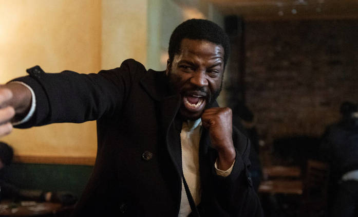 Kolt místo klíče: Tvůrce kultovního Raidu se pokusil natočit ještě drsnější akci | Fandíme filmu