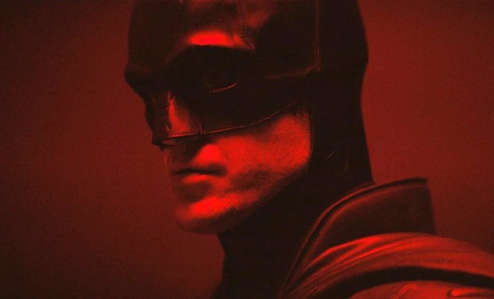 The Batman: První pohled na celého hrdinu v kostýmu a jeho bat-motorku | Fandíme filmu