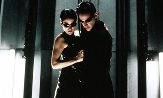 Matrix 4: Videa z natáčení motocyklové honičky s Keanu Reevesem a Carrie-Anne Moss | Fandíme filmu