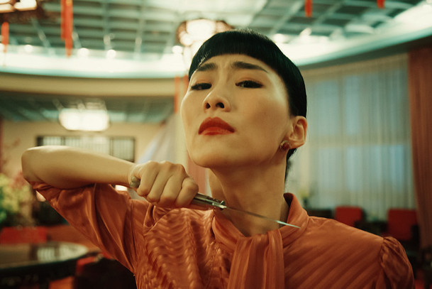 Nina Wu: Sexuální natáčení s krutým režisérem dovádí v novém thrilleru herečku k šílenství | Fandíme filmu