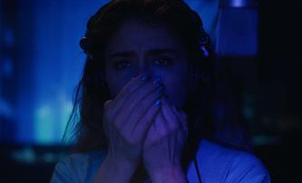 The Intruder: Hrdinka psychosexuálního thrilleru neumí rozlišit fantazii od reality | Fandíme filmu
