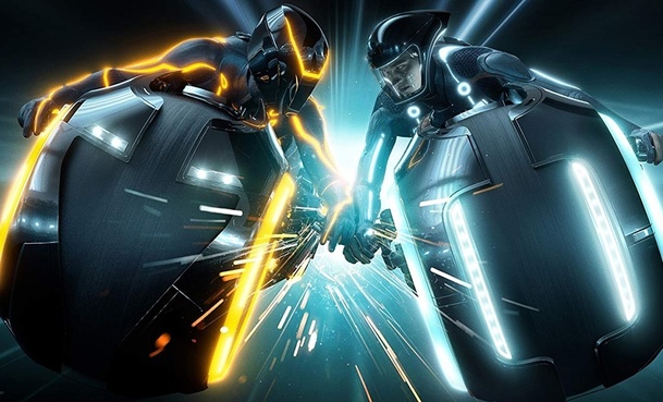 Tron: Ares: Pokračování série si vybralo režiséra a může se točit | Fandíme filmu