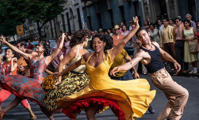 West Side Story: Roztančené fotky představují Spielbergovu verzi populáního bijáku | Fandíme filmu