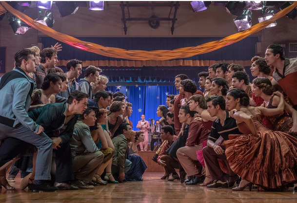 West Side Story: Roztančené fotky představují Spielbergovu verzi populáního bijáku | Fandíme filmu