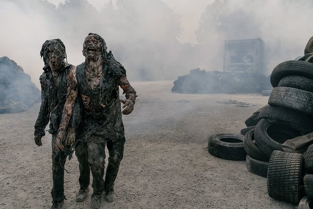 The Walking Dead: World Beyond: Třetí seriál o Živých mrtvých se odkládá | Fandíme serialům