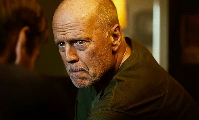 Survive the Night: Bruce Willis chrání rodinu před lupiči | Fandíme filmu