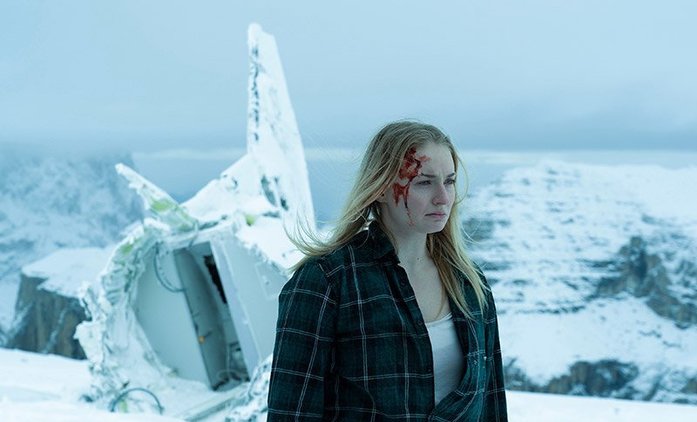 Survive: Sophie "Sansa" Turner po havárii letadla přežívá v divočině | Fandíme seriálům