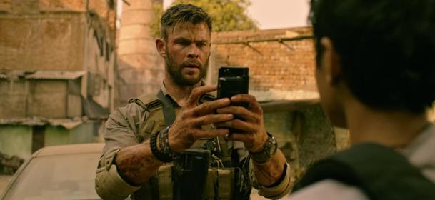 Vyproštění: Kolik přesně v akčním nářezu Chris Hemsworth zlikvidoval protivníků | Fandíme filmu