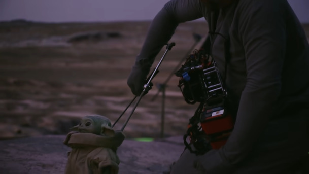 The Mandalorian: Trailer představuje velkolepý dokument o natáčení Star Wars seriálu | Fandíme serialům