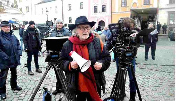 Perinbaba a dva světy: Jakubisko se podělil o nové fotky z výpravné pohádky | Fandíme filmu