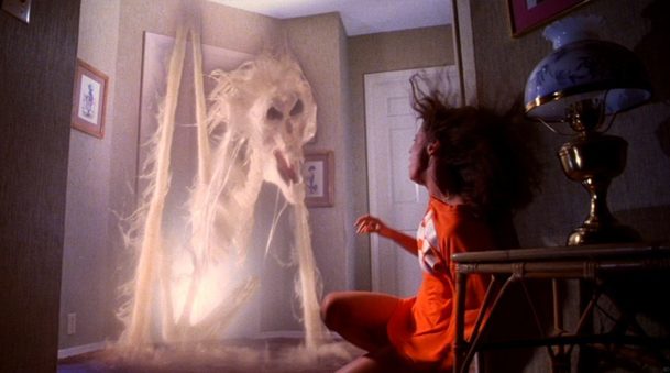 Poltergeist: Legendární horor zřejmě použil místo rekvizit skutečné kostlivce | Fandíme filmu