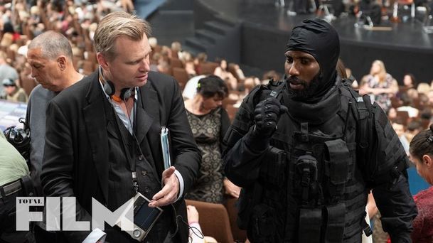 Tenet: Režisér Nolan chce pomoci kinům, studio velí k vydělávání | Fandíme filmu