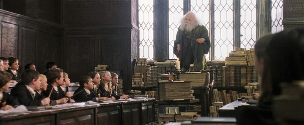 Harry Potter: Proč profesor Flitwick ve třetím filmu vypadal tak jinak | Fandíme filmu