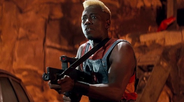 Demolition Man: Původně se měly chopit hlavních rolí dvě jiné akční hvězdy | Fandíme filmu