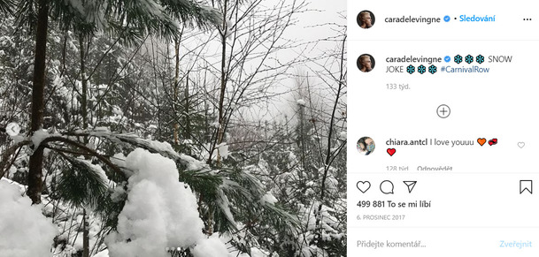 Fotky: Jak si hvězdy amerického seriálu Carnival Row užívaly Česko | Fandíme serialům