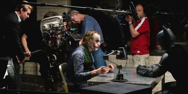 Anna Hathaway prozradila, proč netoleruje Christopher Nolan na place židle | Fandíme filmu