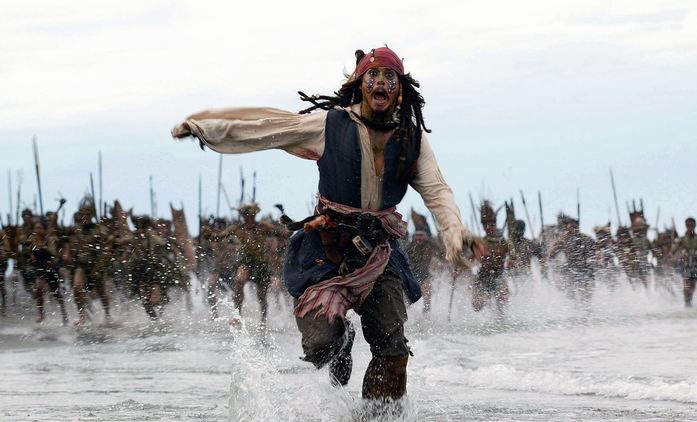 Piráti z Karibiku: Johnny Depp skončil i jako Jack Sparrow | Fandíme filmu