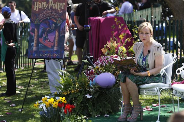 Po obvinění J.K. Rowling z transfobie se od ní distancují dosud věrní fanoušci | Fandíme filmu