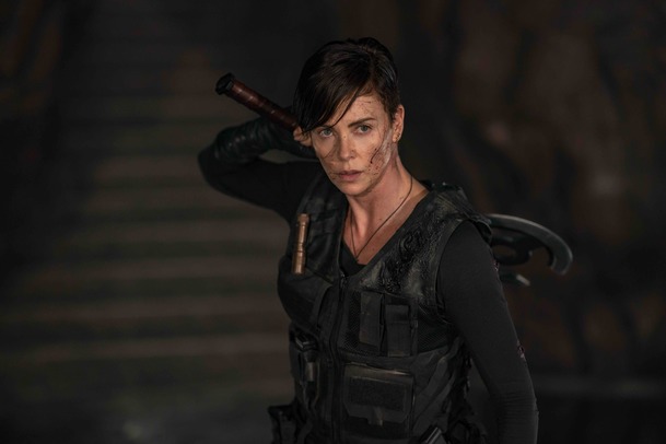 Old Guard: Charlize Theron o potencionální dvojce a své oblíbené postavě | Fandíme filmu