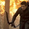 Hawkeye: Kostýmy, zbraně a tvrdá makačka na nových fotkách | Fandíme filmu