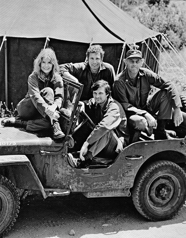 M*A*S*H: Proč Wayne "Trapper" Rogers opustil seriál | Fandíme serialům