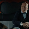 Hard Kill: Bruce Willis usíná v "akčním" traileru, ale aspoň má fešáckou šálu… | Fandíme filmu