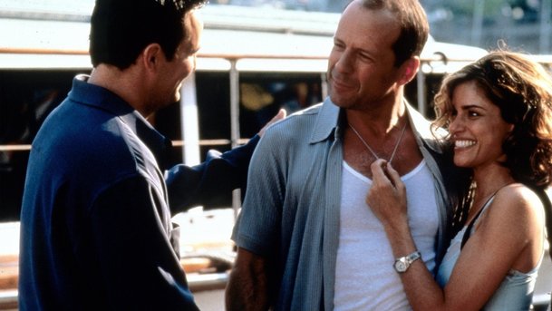 American Siege: Šerif Bruce Willis musí sejmout partičku zlodějů | Fandíme filmu