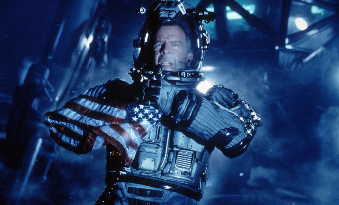 Bruce Willis na fotkách hned ze dvou chystaných sci-fi filmů | Fandíme filmu