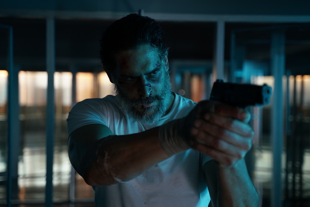 Archenemy: Hezoun Joe Manganiello řádí jako brutální a nekompromisní superhrdina | Fandíme filmu