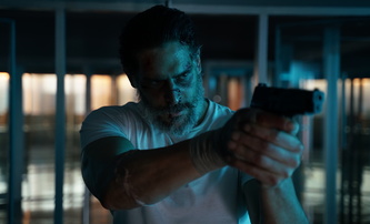 Archenemy: Hezoun Joe Manganiello řádí jako brutální a nekompromisní superhrdina | Fandíme filmu