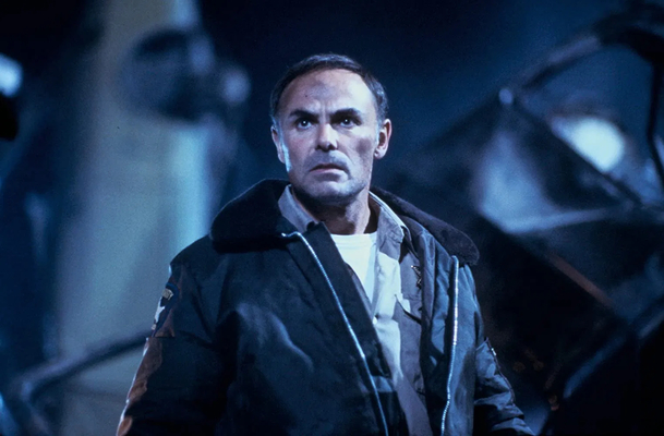 Zemřel herec John Saxon, Roper z akční bojovky Drak přichází | Fandíme filmu