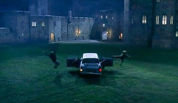 Harry Potter: Létající automobil Ford Anglia se měl v posledním díle vrátit | Fandíme filmu