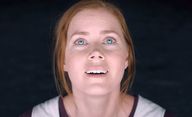 Nightbitch: Amy Adams se v černé komedii strachuje, že se promění v psa | Fandíme filmu