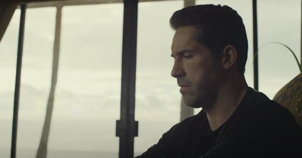 Seized: Scott Adkins řádí v traileru na akčňák, který připomíná Johna Wicka a 96 hodin | Fandíme filmu