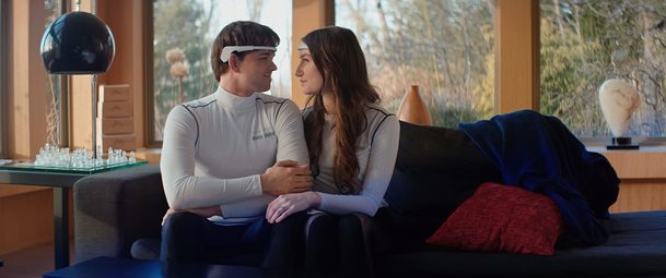 Honeymoon Phase: V nové sci-fi chytrá domácnost zkouší rozeštvat mladý pár | Fandíme filmu