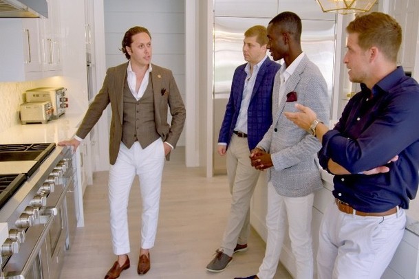 Million Dollar Beach House: Trailer na reality show, kterou budete chtít nenávidět, ale neodtrhnete se od ní | Fandíme serialům