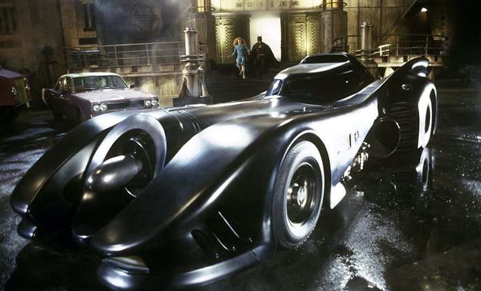 The Flash: První pohled na Batmobile, Batcave a ještě víc | Fandíme filmu